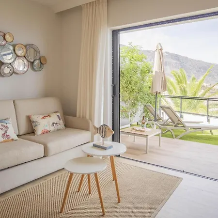Maresia Village Apartmán *